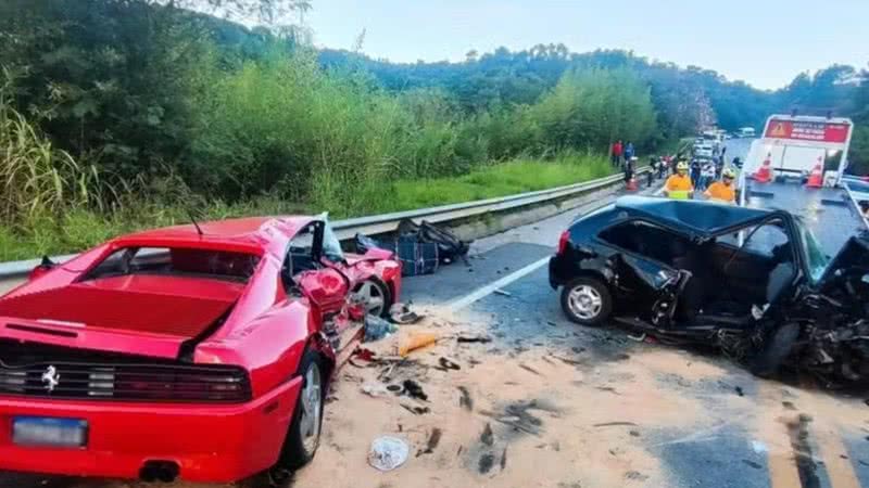 Ferrari bate de frente com Gol em rodovia de SP/ Foto: Reprodução/Redes sociais