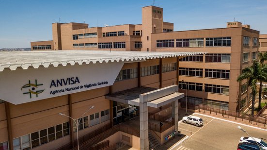 De acordo com a autarquia, a suspensão se deve pela falta de registro sanitário. - Rafa Neddermeyer/Agência Brasil