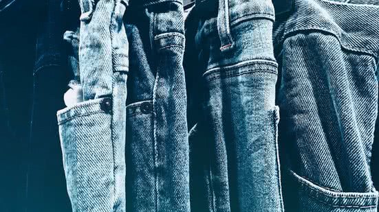 Mesmo que os relógios de bolso tenham caído em desuso, o bolso pequeno permaneceu. - (Imagem: Pexels)