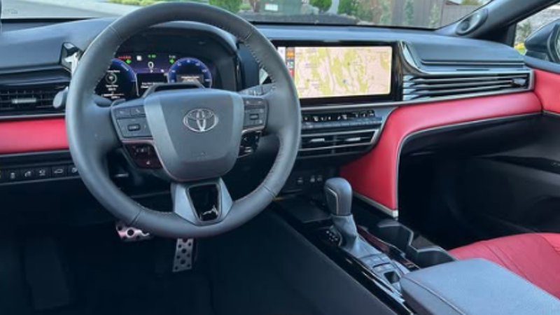 O que mais chama atenção é seu impressionante consumo de combustível. - (Imagem: Reprodução/@mikehagertycars)