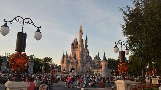 A partir de julho de 2025, três atrações deixarão de funcionar no Magic Kingdom. - Foto:  BellaisabellaS2 via Wiki Commons