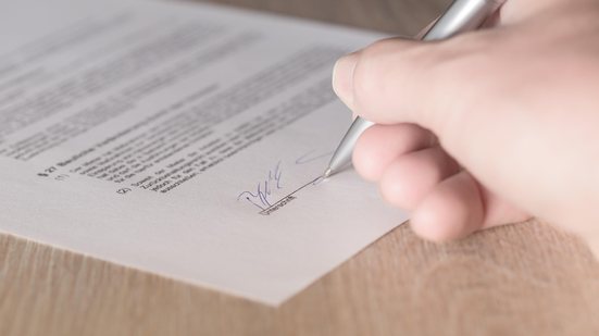 A popularidade desses contratos se dá pela segurança jurídica para as partes envolvidas. - Foto: Pixabay