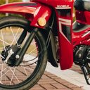 Imagem Moto de R$ 6 mil que faz mais de 65 km/l e não exige CNH surpreende brasileiros