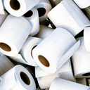 O segredo está na capacidade do papel higiênico de absorver umidade. - (Imagem: Pexels)