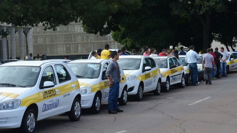 A não obrigatoriedade da autoescola se aplica apenas para solicitantes das categorias A e B da CNH. - Foto: Antonio Cruz/Agência Brasil