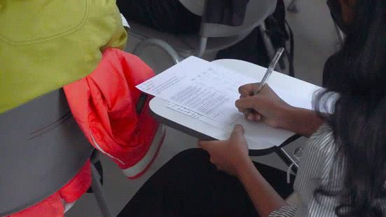 A prova possui 100 questões de múltipla escolha com cinco alternativas cada. - Foto: Unsplash