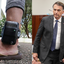 O ex-presidente também está proibido de utilizar redes sociais e de manter contato com seu filho. - Fotos: Reprodução JusBrasil e Valter Campanato/Agência Brasil