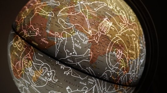 Como Mercúrio é o planeta da comunicação, o pensamento lógico e sistemas de informação ficam mais lentos. - Foto: Unsplash