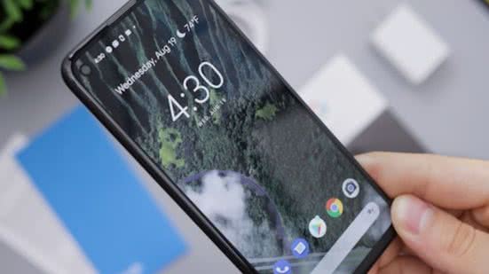 Os smartphones de entrada funcionam como uma ferramenta para o uso cotidiano. - Foto: Unsplash
