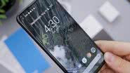 Os smartphones de entrada funcionam como uma ferramenta para o uso cotidiano. - Foto: Unsplash
