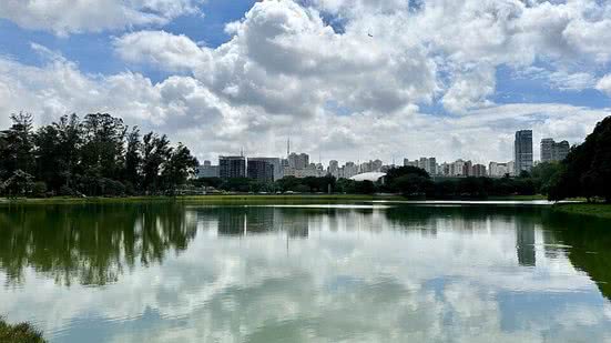O parque é um dos principais cartões postais da cidade e conta com segurança pública e privada. - Foto via Wiki Commons