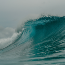 Imagens de satélite revelaram ondas de até 35 metros no Oceano Pacífico, fenômeno raro que pode impactar diretamente a segurança da navegação - Foto: Unsplash