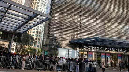 Homem morre após cair de escada de 10 metros em shopping de SP\u003B saiba detalhes