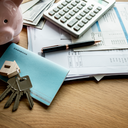 Contribuintes devem acessar site oficial para pagar o IPTU 2026; cota única oferece 3% de desconto e parcelas não virão pelo correio / Foto: Freepik - Foto: Freepik