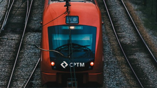 Ferroviários encerram greve e linhas da CPTM começam a retomar operação