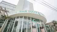 Técnica de enfermagem durante atendimento em hospital, em caso que resultou em condenação por racismo