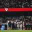 Jogadores do São Paulo recebendo instruções durante jogo - Foto: Créditos: Rubens Chiri e Paulo Pinto/São Paulo
