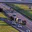 Caminhão tombou na área zebrada da pista - Foto: Divulgação/Artesp
