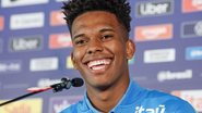 Estêvão durante entrevista coletiva antes dos amistosos - Créditos: Rafael Ribeiro/CBF