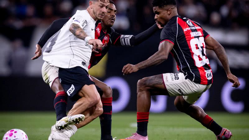 Rodrigo Garro durante o empate frente ao Vitória - Foto: Rodrigo Coca/Agência Corinthians