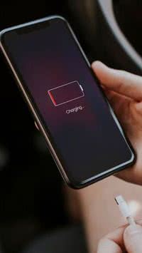 Seu celular vive sem bateria? Descubra o motivo!