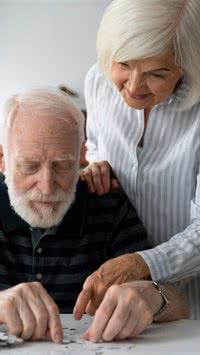 Conheça o medicamento aprovado pela Anvisa para retardar avanço do Alzheimer