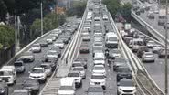 A estimativa é de que cerca de 5 milhões de veículos circulem em SP no feriado. - Foto: Paulo Pinto/Agência Brasil
