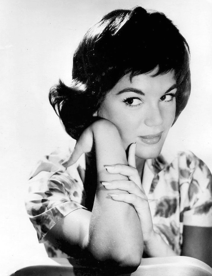 Connie Francis (imagem preta e branca)
