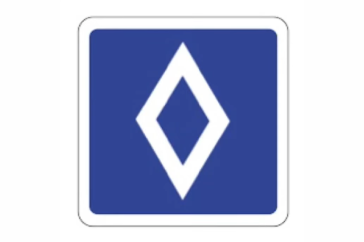 contioutra.com - Essa nova placa azul com losango j&aacute; est&aacute; rendendo multas, e quase ningu&eacute;m sabe o que ela significa