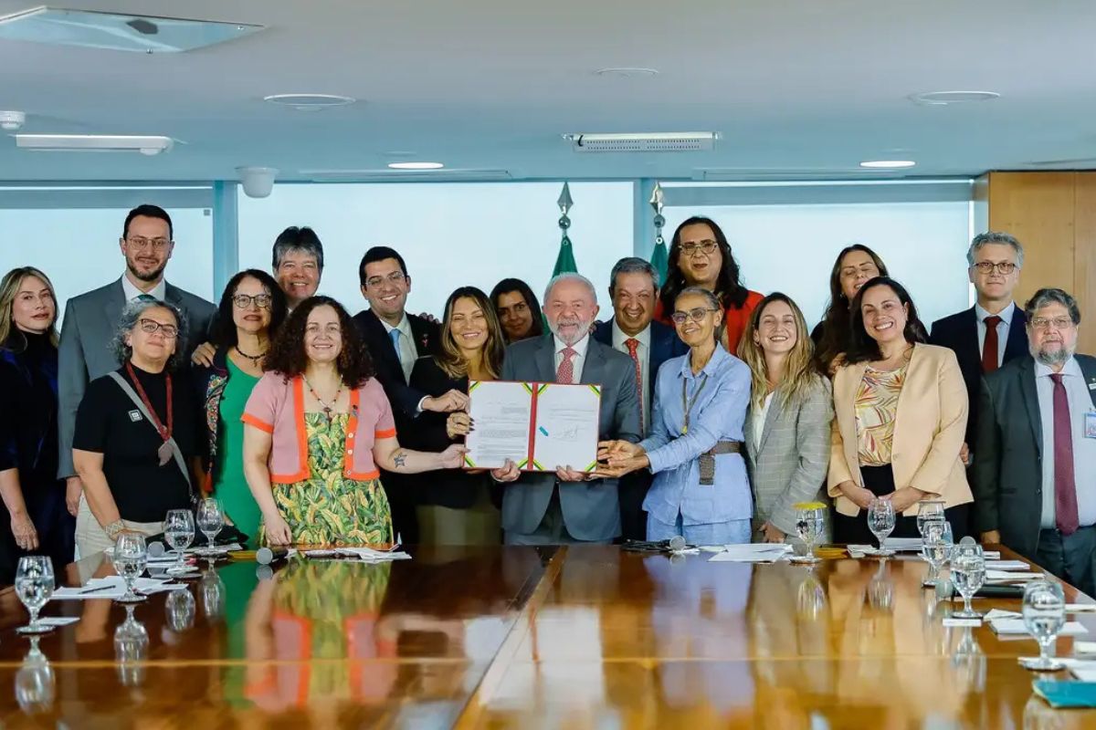 Lei que muda regras sobre testes cosméticos com animais é sancionada
