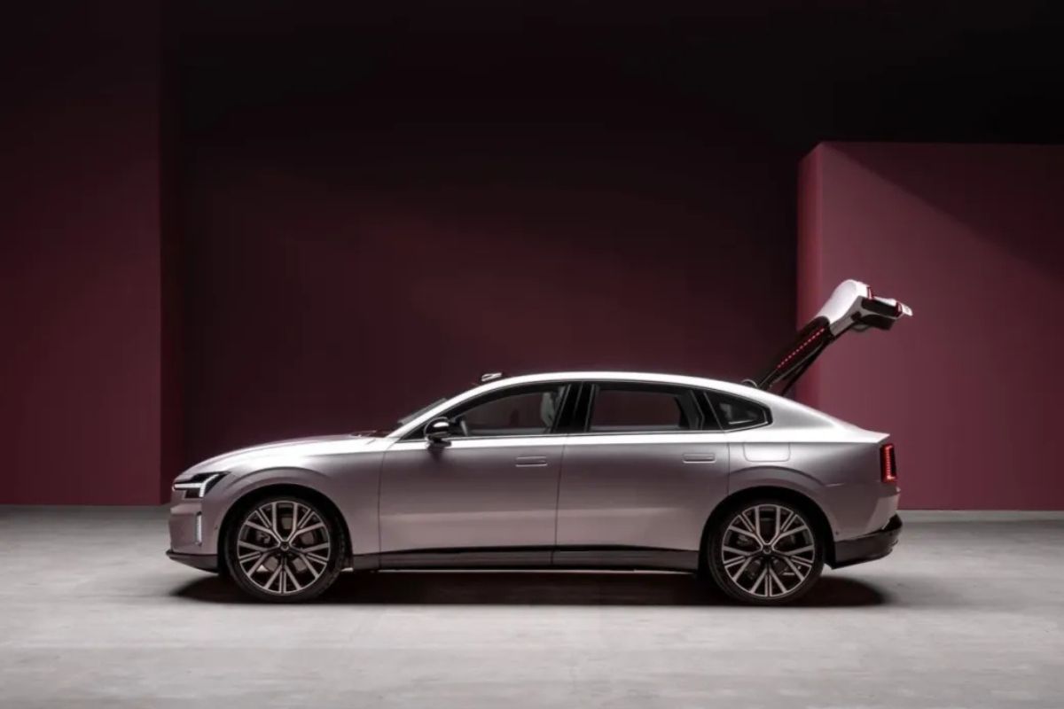 Volvo]