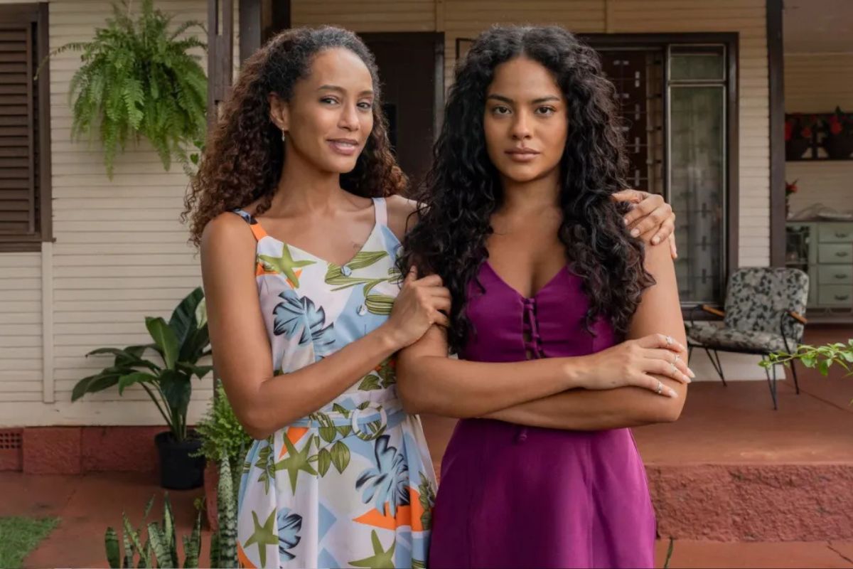 Raquel (Taís Araújo) e Maria de Fátima (Bella Campos)