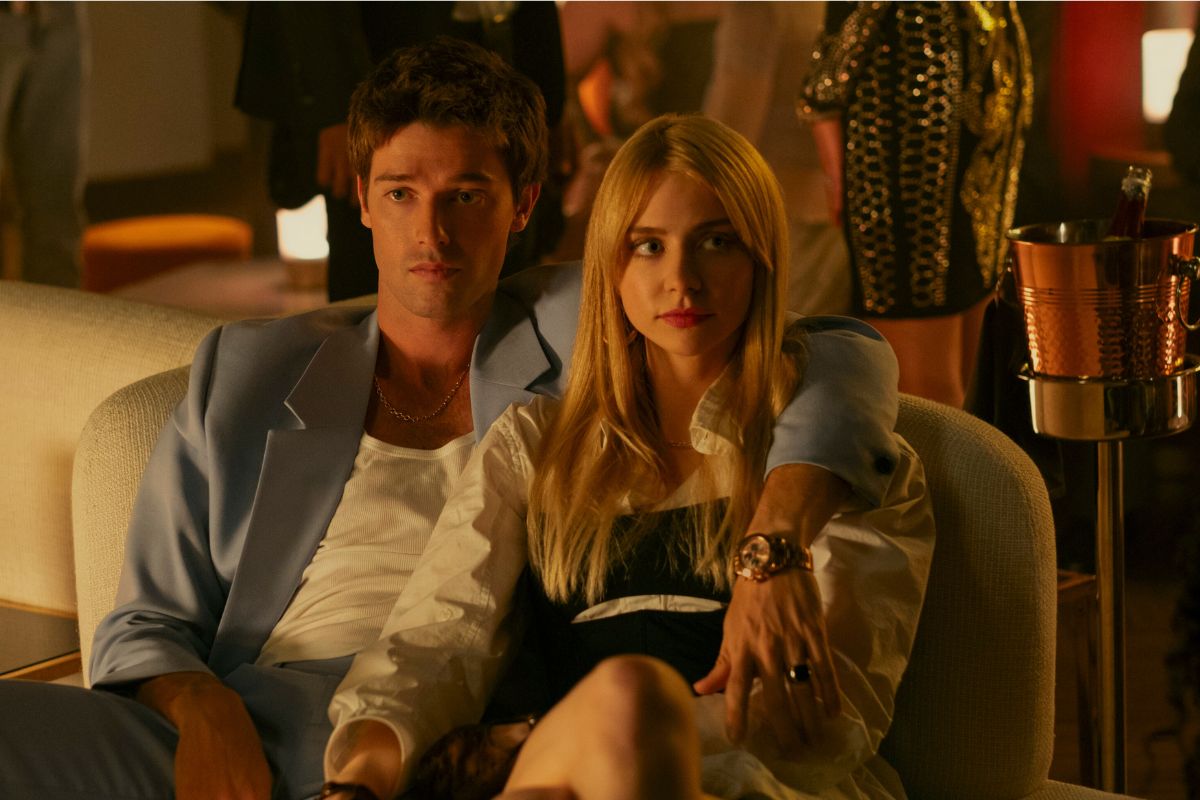 Patrick Schwarzenegger e Maddie Phillips em cena da primeira temporada de "Gen V". Foto: Divulgação/Prime Video.