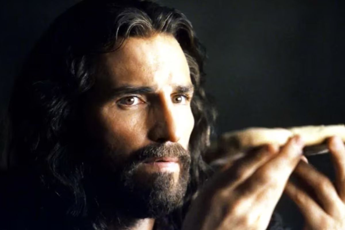 Jim Caviezel interpretando Jesus Cristo em “A Paixão de Cristo” (2004)