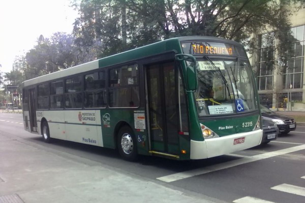 A maior linha de ônibus de São Paulo cruza a cidade em mais de três horas, passando por mais de 100 paradas. Foto: Reprodução/Lucas Mofarrej/Ônibus Brasil.