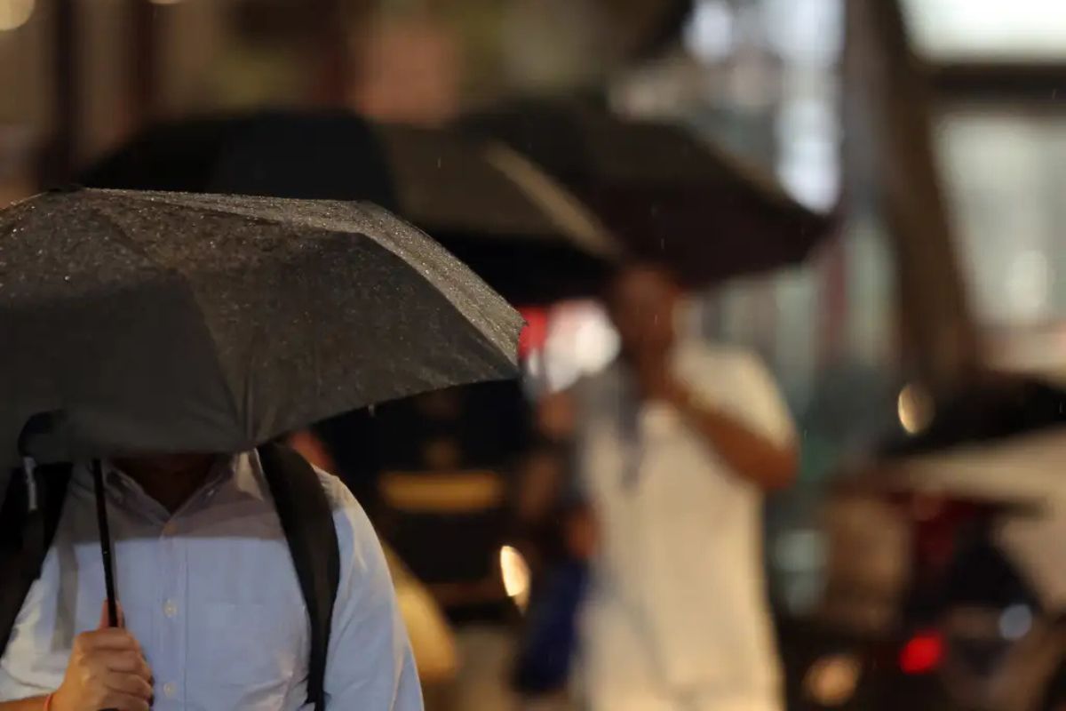 Pancadas de chuva típicas de verão no fim da tarde são esperadas no próximo fim de semana. Foto: Paulo Pinto/Agência Brasil.
