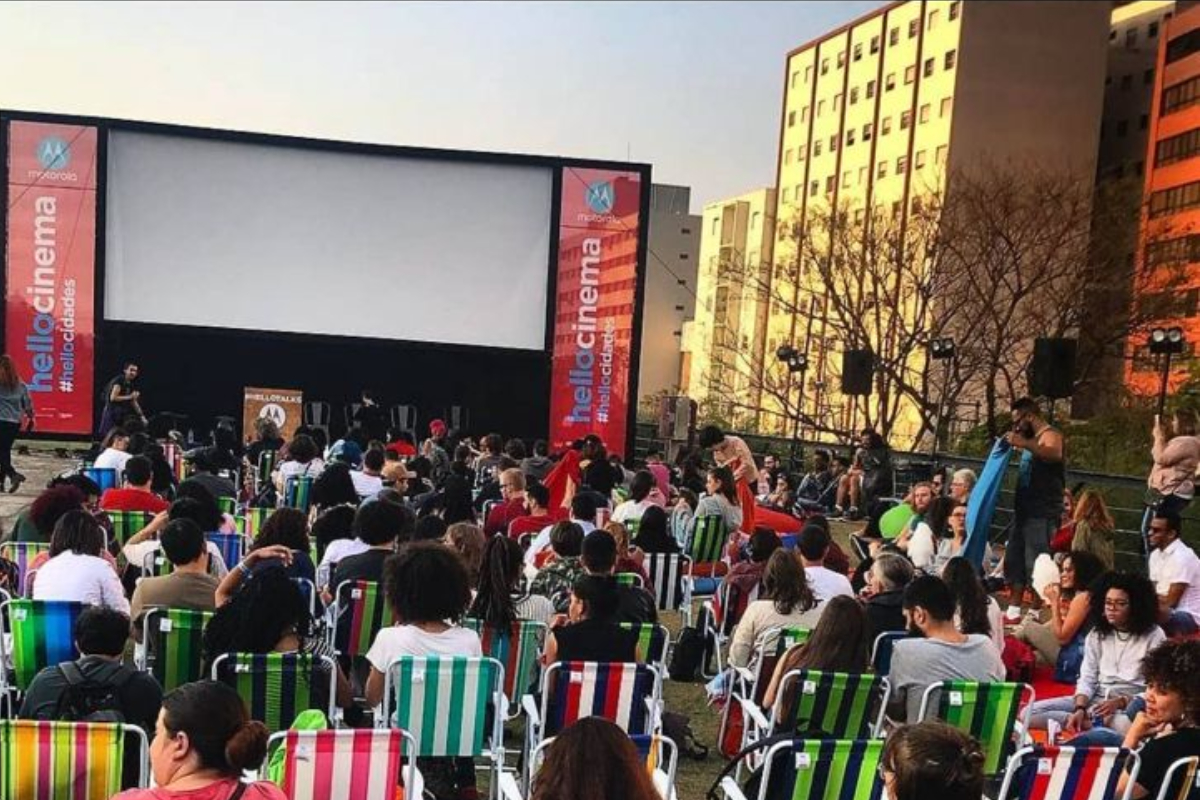Cinema ao ar livre no Jardim Suspenso do CCSP. Foto: Reprodução/Instagram.
