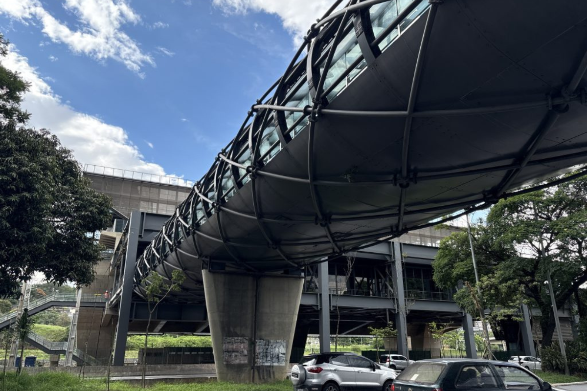 linha 17 ouro passarela