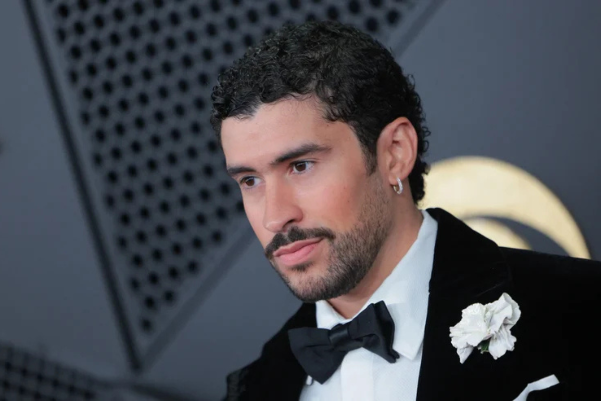 Bad Bunny venceu o prêmio de Álbum do Ano, a principal categoria do Grammy, com “DeBÍ TiRAR MáS FOToS”. Foto: Reprodução/Redes sociais.