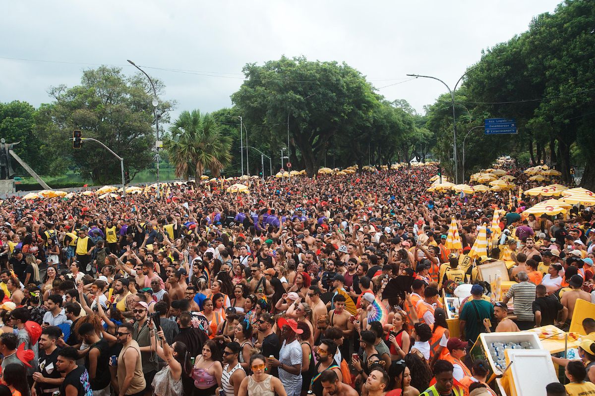 Superlotação em blocos de SP