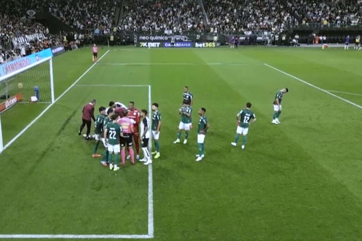 Andreas Pereira cava buraco antes de pênalti do Corinthians