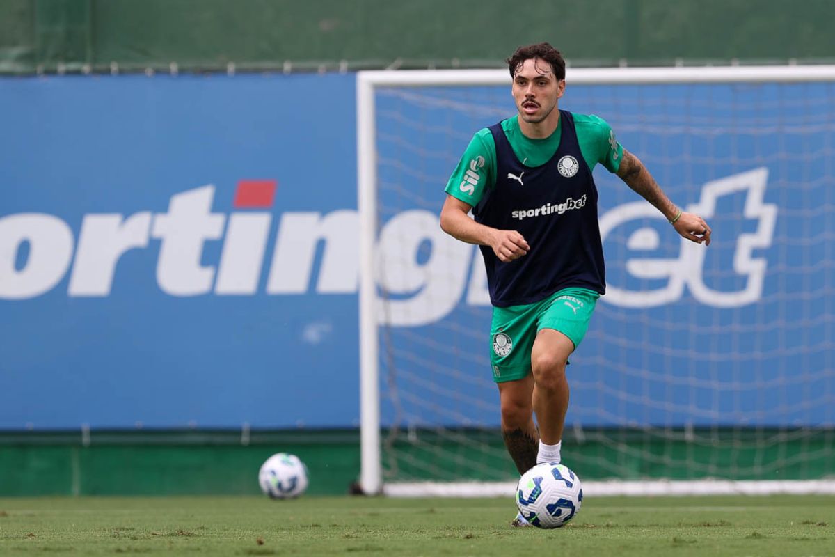 Maurício, meia do Palmeiras