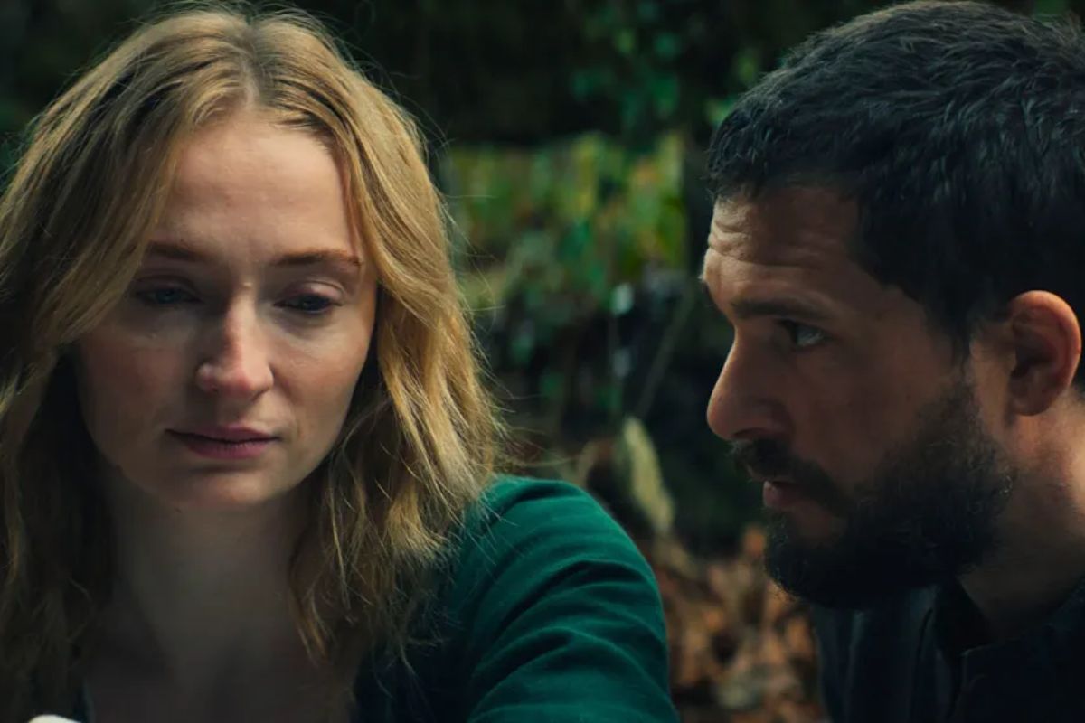 Sophie Turner e Kit Harington em cena de "The Dreadful". Foto: Divulgação/Lionsgate.