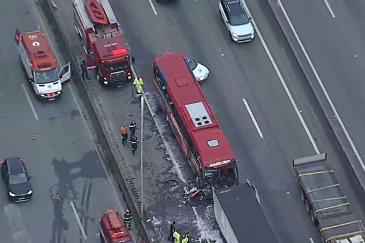 Acidente na Rodovia Fernão Dias deixa um morto