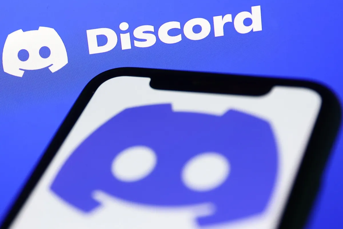 Proposta em SP prevê multas contra Discord e TikTok por crimes