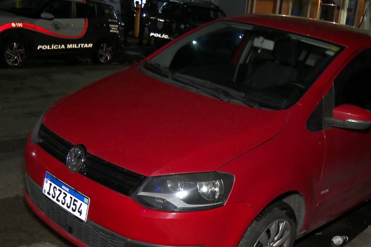 Carro com placa clonada