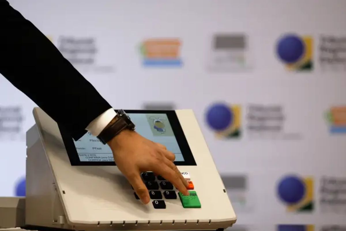 Urna eletrônica que será utilizada nas eleições de outubro de 2026
