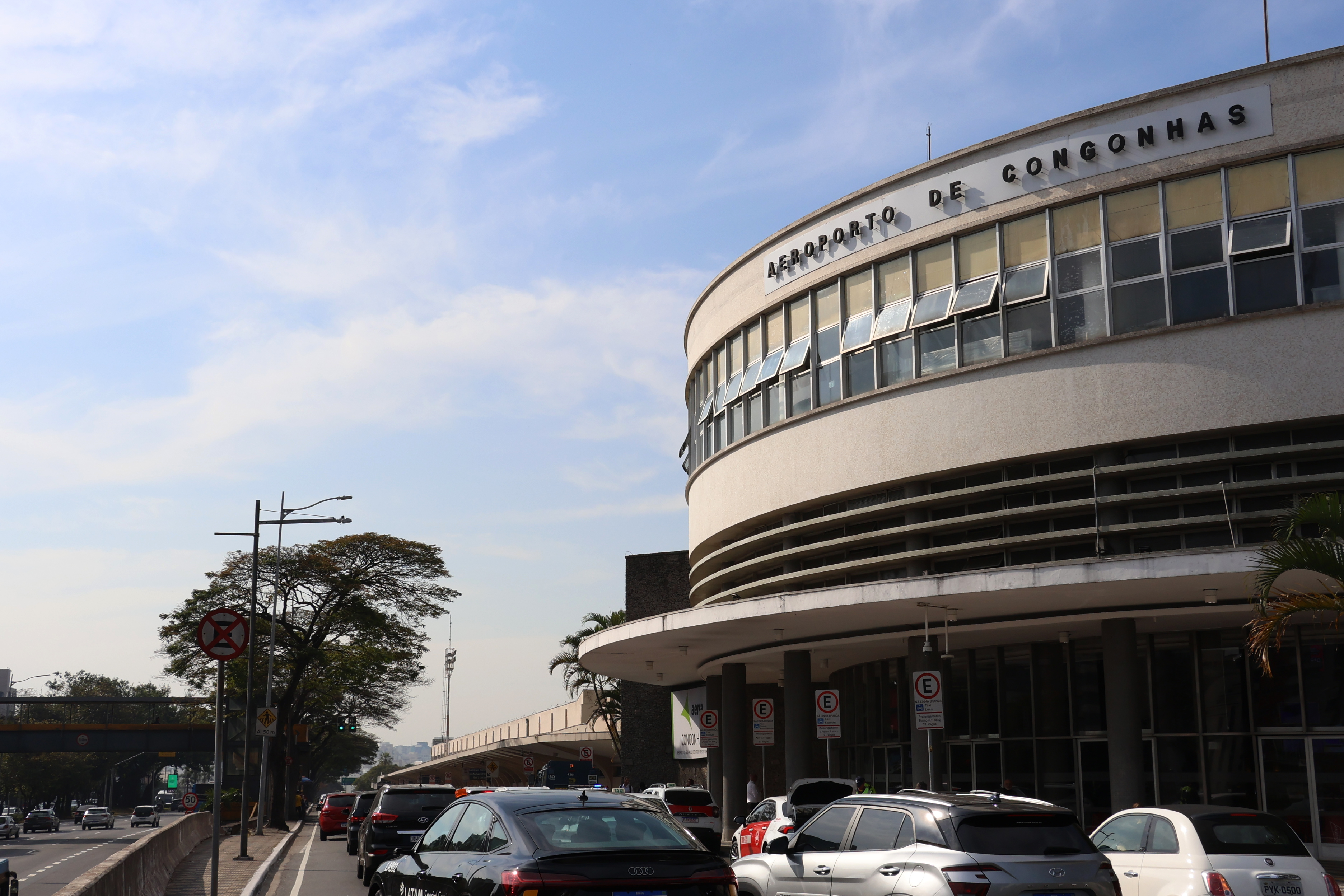 Houve atrasos em aeroportos
