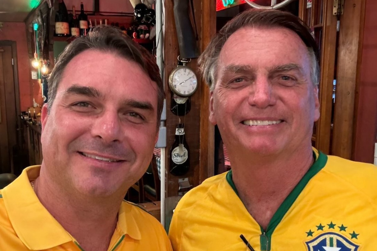 Jair e Flávio Bolsonaro