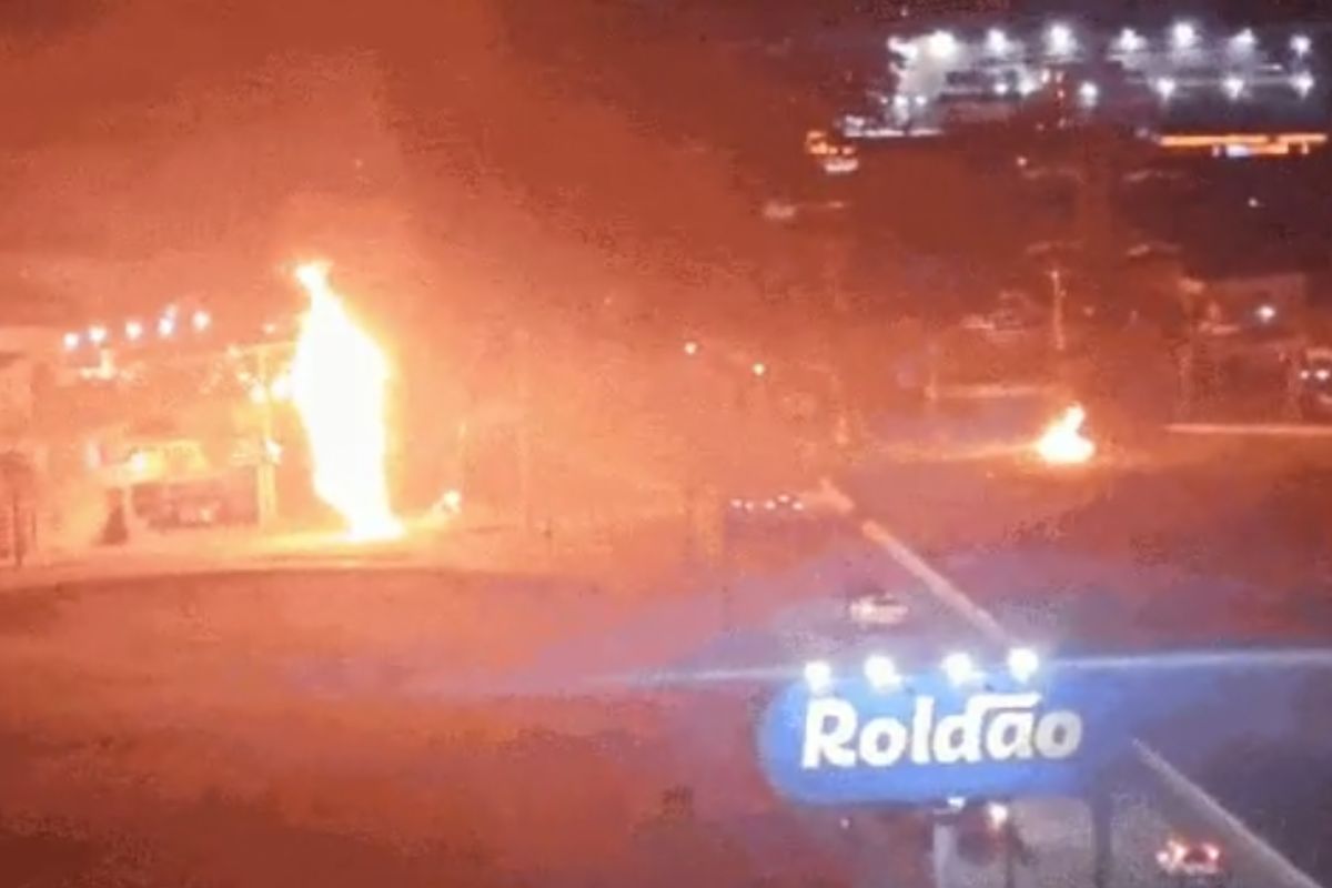 Balões e descarte irregular de cigarros podem propagar incêndios